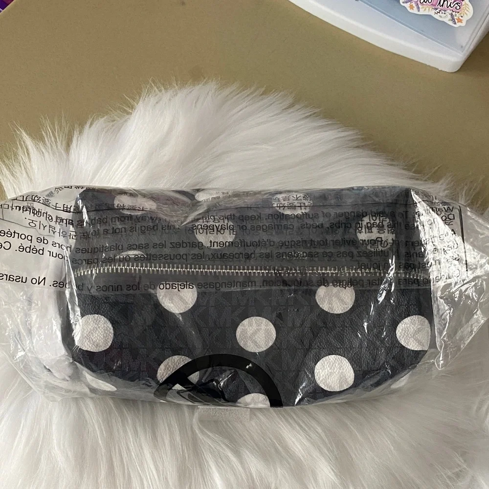 Michael Kors jet set polka dot signature logo travel cosmetic makeup bag